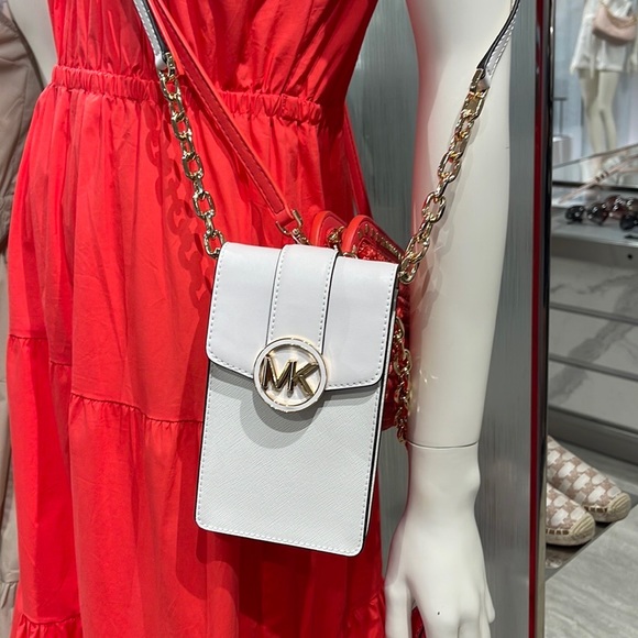 MICHAEL KORS CARMEN SMALL FAUX LEATHER PHONE CROSSBODY BAG - Picture 16 of 16